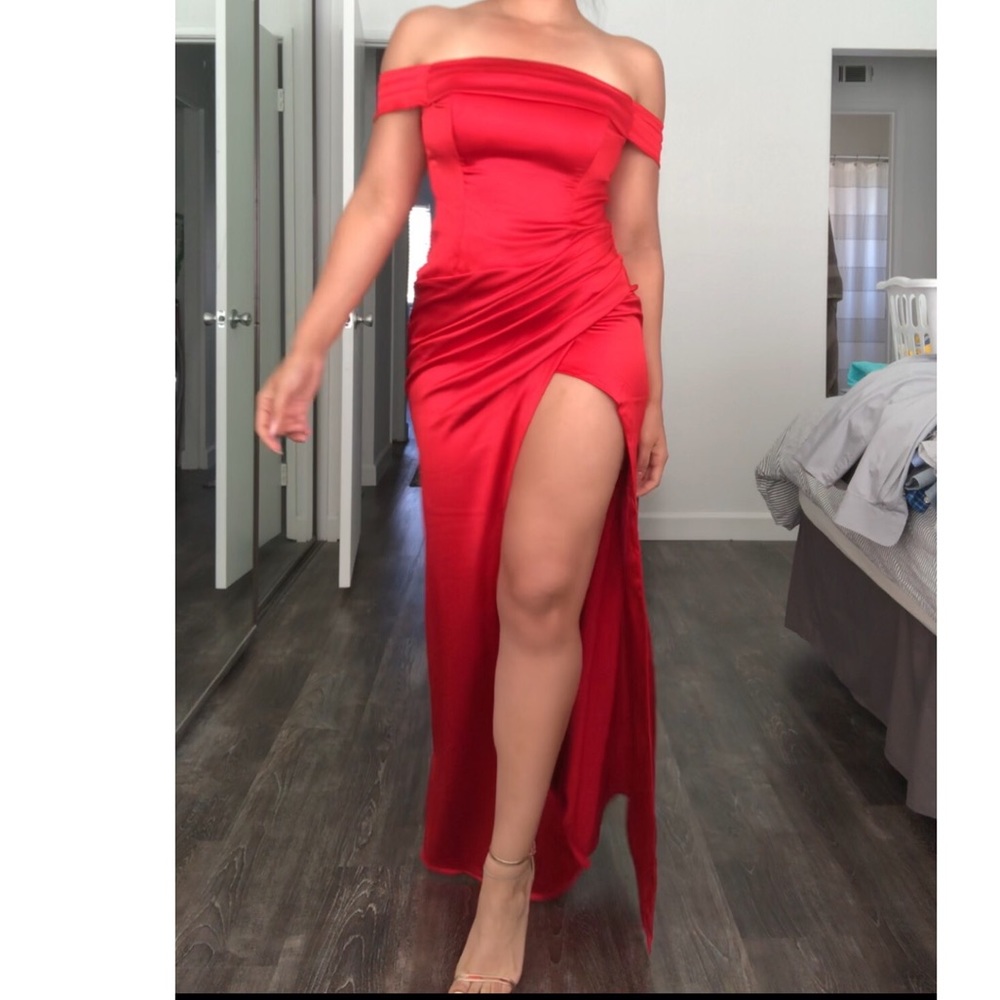 Fashionnova - Tiara Formal Red Dress